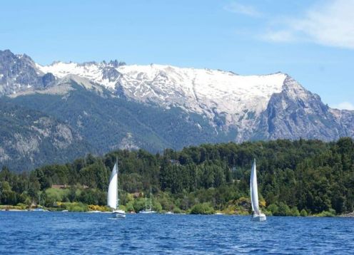 Passeios de veleiro no lago Nahuel Huapi. Bariloche, ARGENTINA